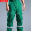 รายละเอียดกางเกงยูนิฟอร์มทำงานสีเขียวสด เห็นขอบเอวพร้อมหูเข็มขัด แนวสาบซิปด้านหน้า กระเป๋าคาร์โก้ต้นขาฝาปิด และตะเข็บเสริมความทน พร้อมแถบสะท้อนแสงสีเงินคาดรอบช่วงปลายขา ถ่ายสตูดิโอพื้นเทา