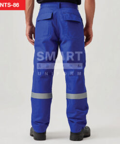 กางเกงช็อปช่าง สีน้ำเงินสด มุมหลัง กระเป๋าหลังฝาปิด แถบสะท้อนแสง ถ่ายสตูดิโอ