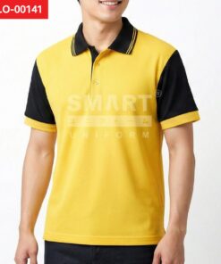 เสื้อโปโลยูนิฟอร์มสีเหลืองทอง ตัดต่อแขนสีดำ ปกโปโลสีดำขลิบเส้นเหลือง สาบกระดุมหน้าเรียบ ปลายแขนขลิบสีเหลือง ถ่ายสตูดิโอพื้นหลังสีอ่อน