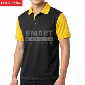 เสื้อโปโลยูนิฟอร์มตัดต่อสีดำแขนเหลือง คอปกเหลืองขลิบดำ สาบกระดุมสีดำ 2 เม็ด ปลายแขนเย็บเดินตะเข็บ ชายเสื้อเย็บเส้นสีเหลือง ถ่ายสตูดิโอพื้นหลังขาว
