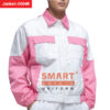 แจ็คเก็ตผ้าร่ม สีขาวแต่งชมพู คอปกซิปตรง กระเป๋าอกฝาปิดคู่ ทรงสปอร์ตสุภาพ เหมาะยูนิฟอร์มทีมงาน
