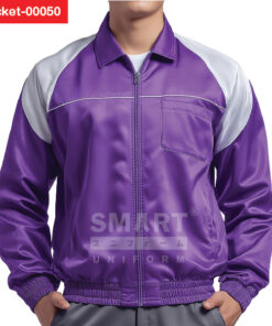 แจ็คเก็ตผ้าร่ม สีม่วงแต่งบ่าเทา คอปกซิปตรง กระเป๋าอกซ้าย ทรงสปอร์ตสุภาพ เหมาะงานยูนิฟอร์ม