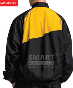 แผงหลังบนสีเหลืองต่อรูปทรงโค้ง ต่อกับช่วงล่างสีดำ ให้ไหล่ดูกว้างและทรงดูเพรียว