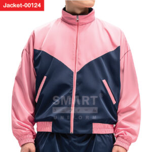 แจ็คเก็ต สีชมพูตัดกรม ซิปหน้า ลายตัววี ทรงลำลอง เหมาะทั้งแจ็คเก็ตผู้หญิงและแจ็คเก็ตผู้ชาย โทนสีทันสมัย
