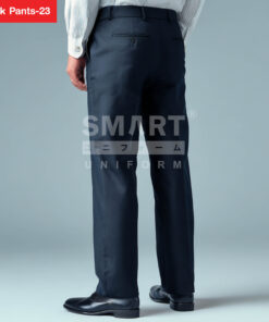 กางเกงทำงานผู้ชายสีกรมท่า มุมมองด้านหลัง ดีไซน์เรียบพร้อมกระเป๋าหลังแบบสุภาพ เหมาะสำหรับการแต่งกายทางการในสำนักงานและชุดพนักงานบริษัท